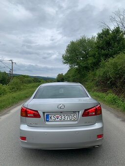 Predám LEXUS IS220d 2.2 130kw - 4