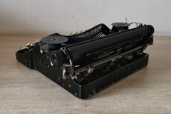Starožitný písací stroj Corona 4 z roku 1924 - 4