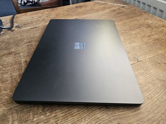 Microsoft Surface Laptop 7th Edition 15″ Copilot+ 16GB, 1TB - 4