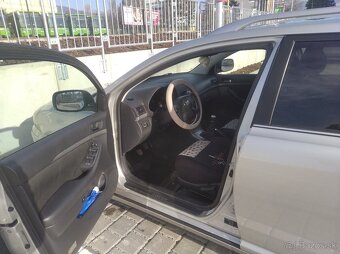 Toyota Avensis combi T 25 2,2 l diesel - 4