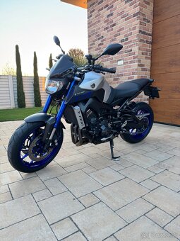 Yamaha MT09 - 4