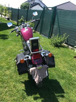 Suzuki Intruder vs 800 - 4