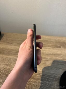 iPhone 8 64 gb Black - 4