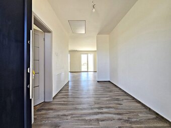 Moderný 4i RD krytá terasa + nerušený výhľad, 635m², Cestice - 4