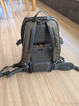 Batoh Lowepro Flipside Trek BP 450 AW - 4