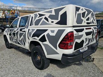 Toyota Hilux 2.4 L D-4D 4x4 - 4