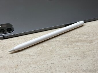 Apple Pencil (USB-C) - 4