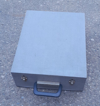 Predám taparírovaný prepravný kufrík - 4