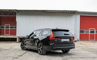 Volvo V60 B4 2.0d mHEV 145kW 2023 automat - 4