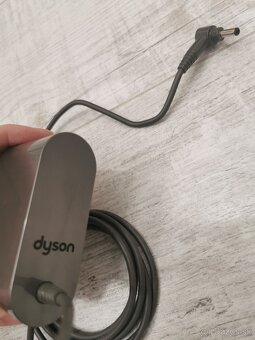 Vysávač Dyson v11 - 4