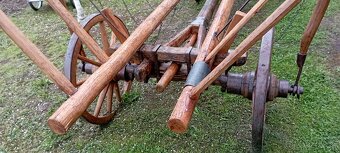 Starý drevený konský voz - rebriňak II - 4