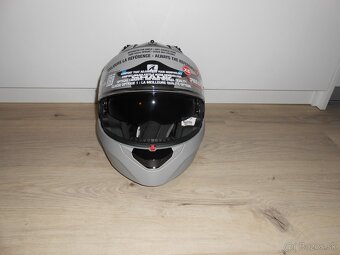 Predam krasnu novu moto prilbu znacky SHARK EVO GT SEAN - 4