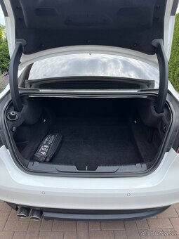 Jaguar XE, 2.0 diesel, AT, 2018 - 4