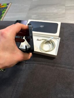 Predám iPhone 13 256gb tmavo modrý - 4