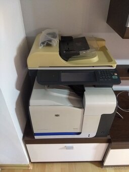 HP Color LaserJet CM3530 MFP - 4