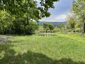 REZERVOVANÉ-Predaj rekreačného pozemku 2853 m2 s chatkou... - 4