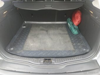 Predám FORD FOCUS Combi 1.6TDCi DPF 115k Titanum - 4