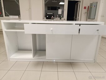 Predám stôl vhodný na recepciu. - 4