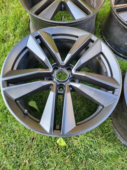 5X114,3 R19 Mustang alu disky +TPms senor - 4