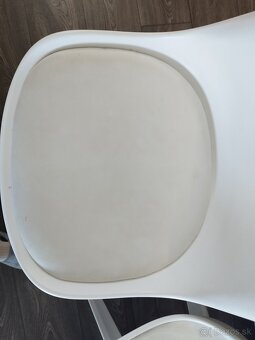 Moderne biele stolicky - 4