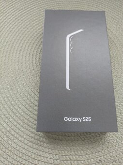 NOVY Samsung Galaxy Z Flip7 - 4
