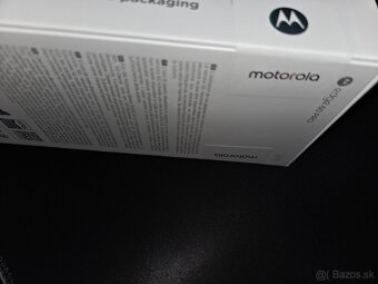Motorola Edge 60 Pro 12 GB/512 GB Pantone Shadow - 4