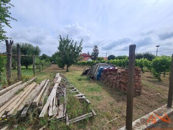 Na predaj pekný ,slnečný pozemok Moča  - 4