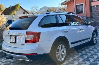 Škoda Octavia Combi SCOUT 2,0 TDI DSG 4x4 135kW Kamera ACC - 4