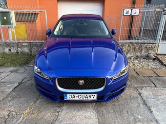 Jaguar XE 2.0 AWD - 4