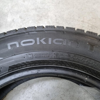 Zimné pneumatiky 215/65 R17 NOKIAN DOT1622 - 4