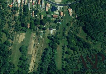 POZEMOK PRE VÝSTAVBU RODINNÝCH DOMOV, 4243M2, PRIETRŽ, okr. - 4