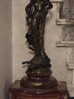 Bronzova socha podpísaná - 4