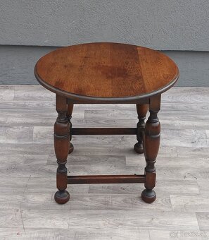 Stolík okrúhly starožitný. - 4