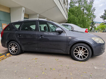 Kia Ceed Sw, 114tis Km, Servis len KIA, Zimné a Letné kolesá - 4