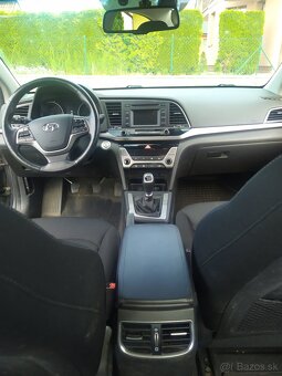 Hyundai Elantra 1,6 CRDi Premium - 4