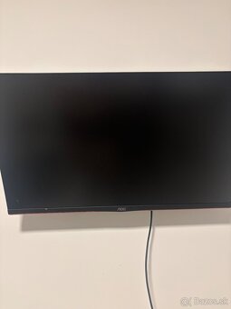 PS5 s mechanikou + 2 ovladače + monitor - 4
