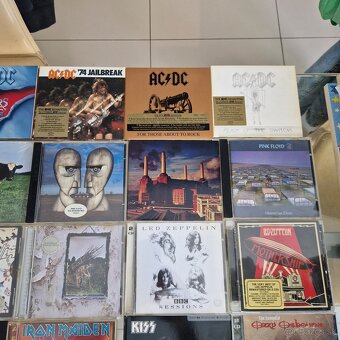 CD-čka..AC/DC,PINK FLOYD,DAVID GILMOUR,LED ZEPPELIN.... - 4