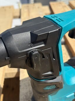 AKU kladivo Makita - 4