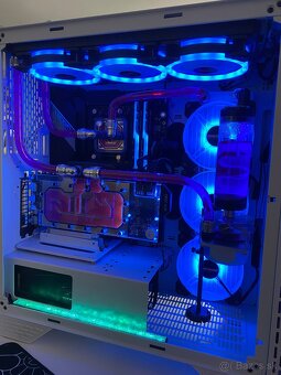 Predám vodou chladený PC + monitor - 4