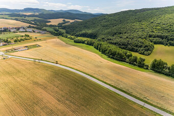Šesť veľkých pozemkov na predaj - 4