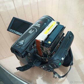 Canon VIXIA HV30 FullHD 1920 x 1080 Mini DV kamera s HDMI - 4