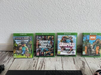 XBOX ONE s kinect senzorom + 2x ovládač a 4x hra - 4