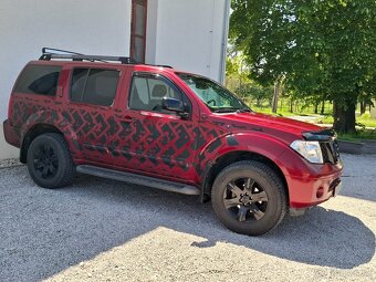 Nissan Pathfinder 4X4 7 Miestné LED ŤAŽNÉ - 4