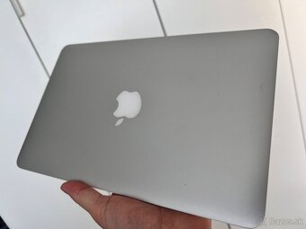 Apple MacBook Air (11-inch, Mid 2012) - 4