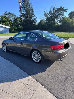 BMW 320d 3 Coupé 2011 - 4