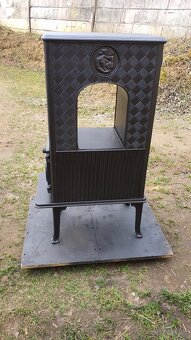 Liatinové kachle Jotul F 606 čierný lak - 4
