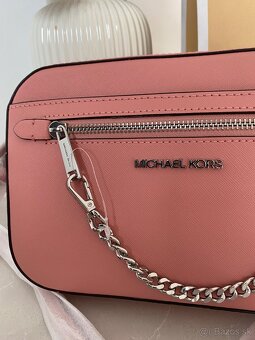 Michael Kors kožená crossbody - 4