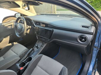 Predam Toyota Auris 1.8 hybrid - 4