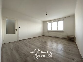 Na prenájom 2-izbový byt na sídlisku Juh v Nových Zámkoch - 4