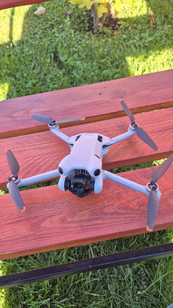 DJI Mini 4 Pro Fly More Combo v záruke do 4/27 - 4